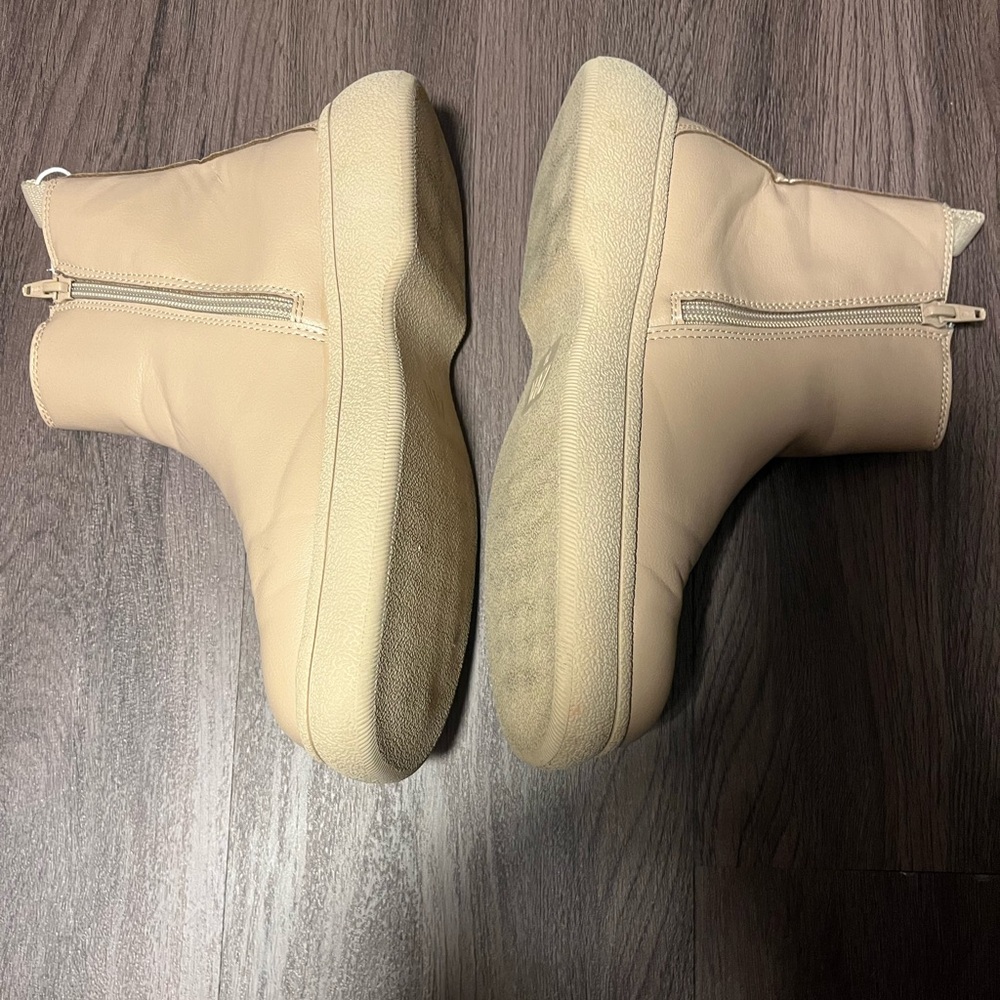 tan low boots